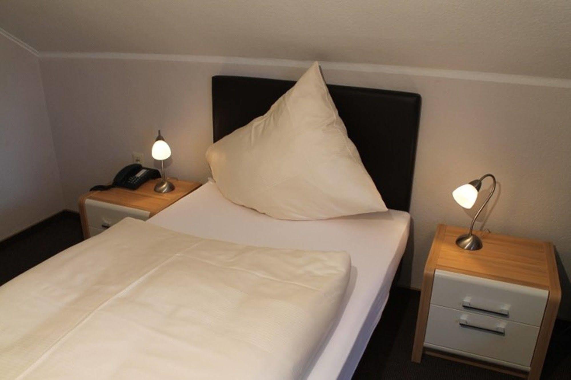 Landhaus Hotel Goeke Hövelhof Εξωτερικό φωτογραφία