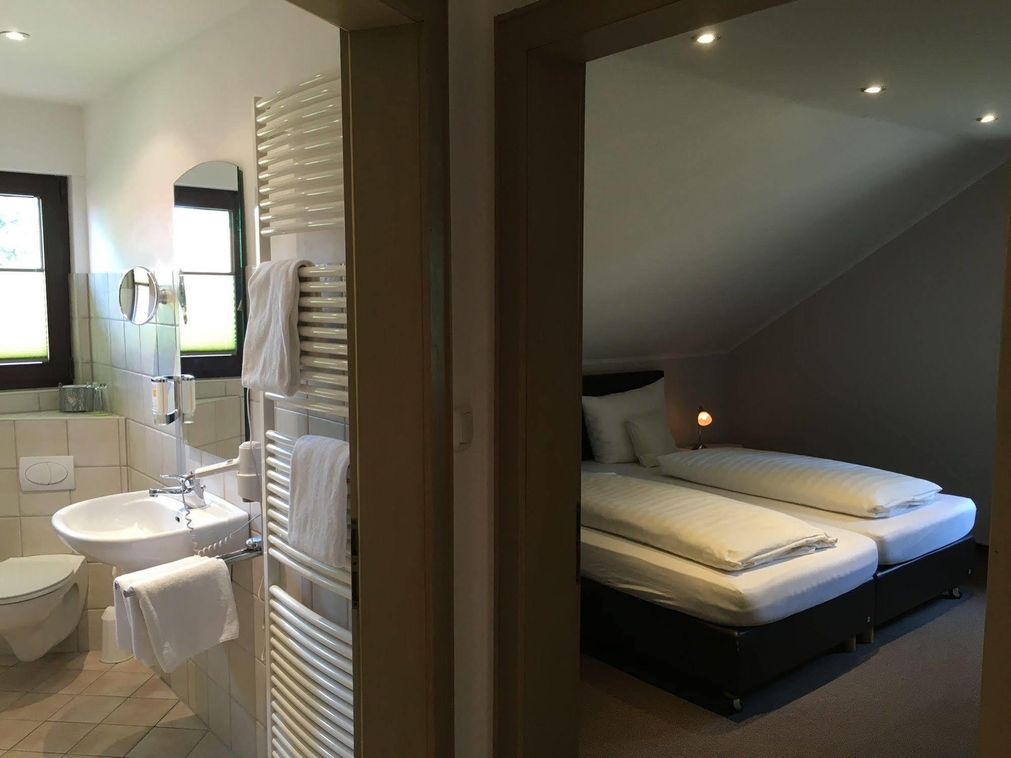 Landhaus Hotel Goeke Hövelhof Εξωτερικό φωτογραφία